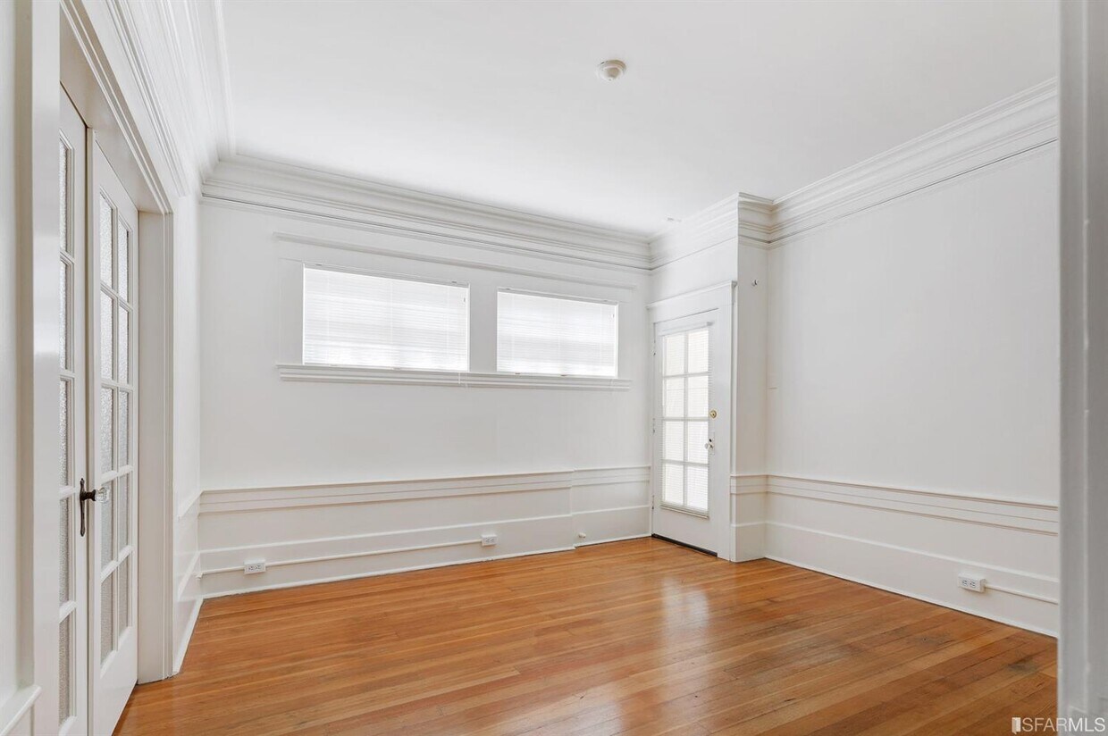 Primary Photo - 2664 Baker St