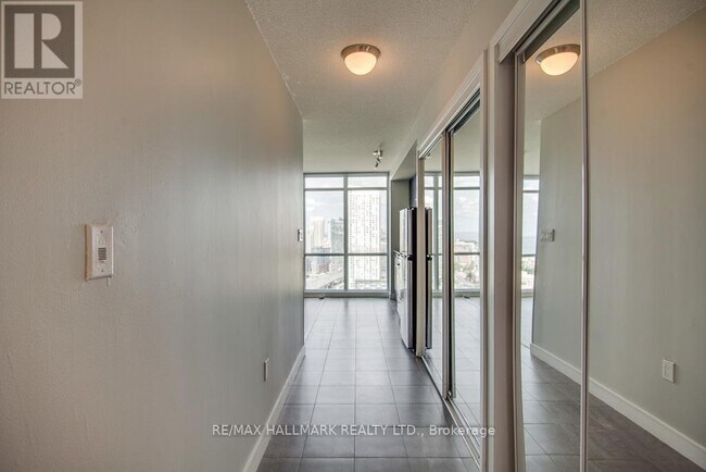 Building Photo - 11 Brunel Ct