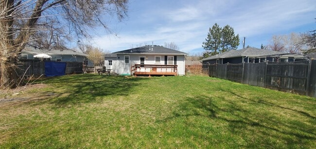 Building Photo - 2 bedroom home