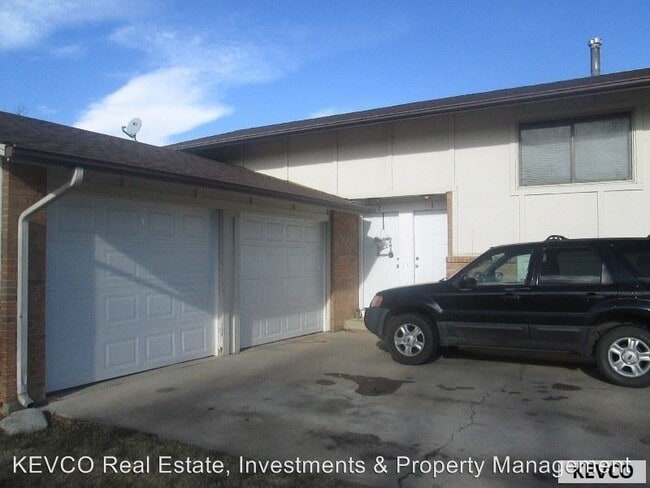 Building Photo - 1613 Banyan Dr