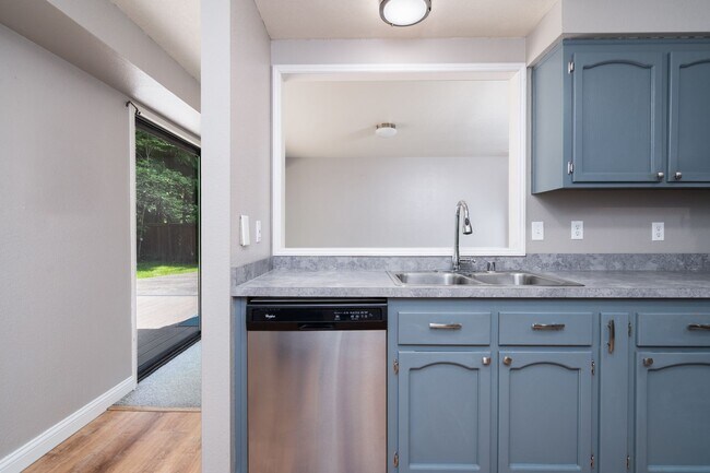 Foto del edificio - 4-Bedroom Home 2.5 Bathrooms, Mount Vernon