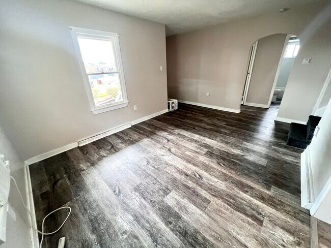 Foto del edificio - Aliquippa - Stunning 3 Bedroom 1 Bathroom ...