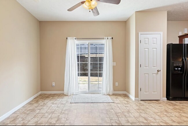 Foto del edificio - 1126 Thorncrest Rd