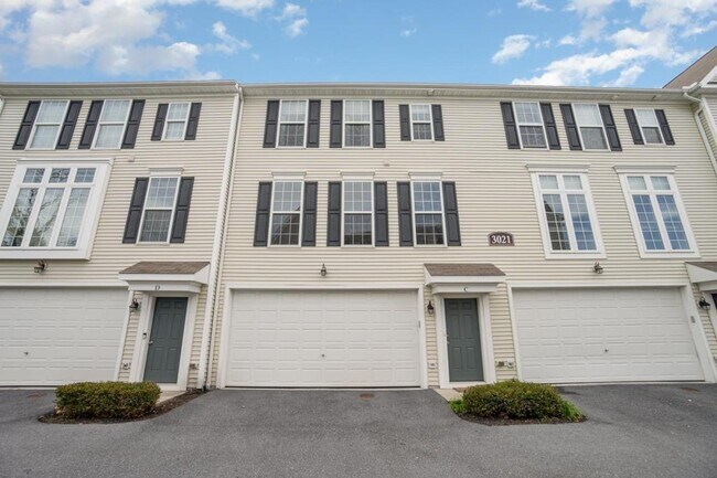 Building Photo - 3021 Meridian Cmns