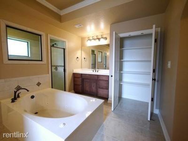 Foto del edificio - 4 br, 2.5 bath House - 1011 Doc Whitten Drive