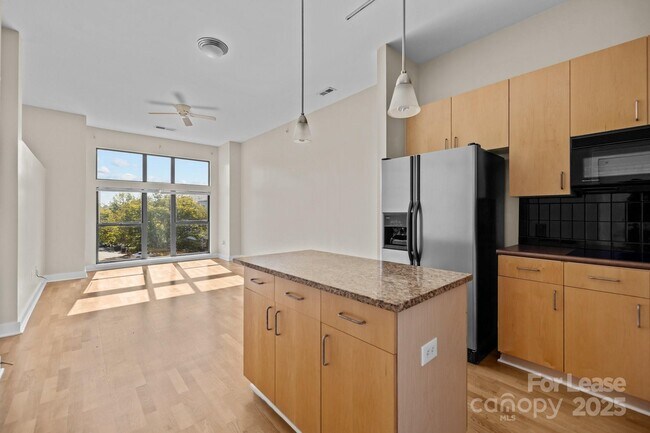 Foto del edificio - 708 N Davidson St