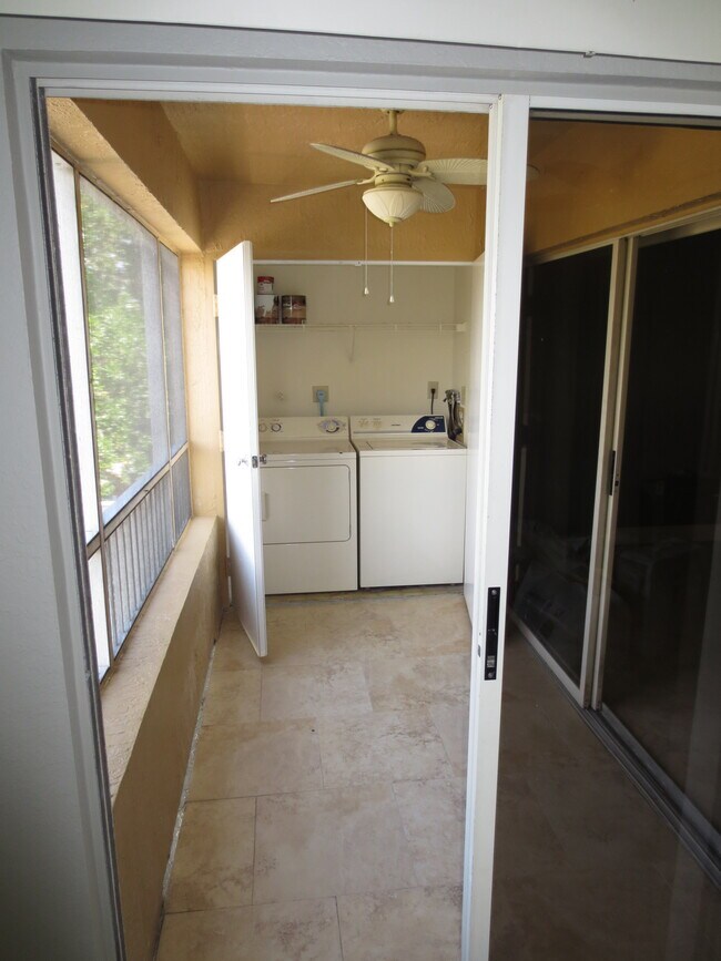 Building Photo - 2820 N Oakland Forest Dr