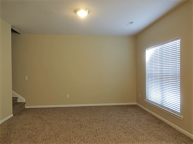 Building Photo - 207 Groton Court