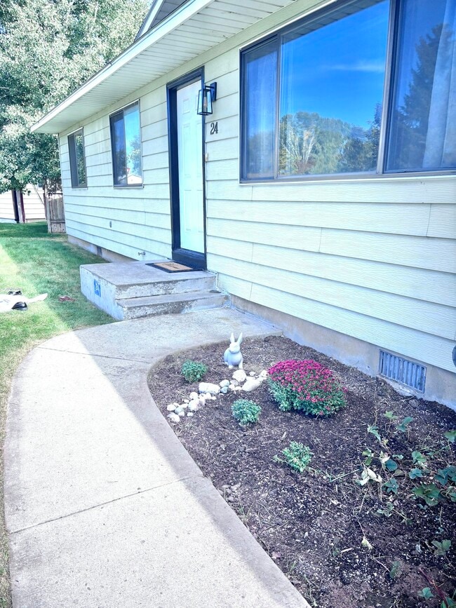 Building Photo - 24 Jaxson Dr