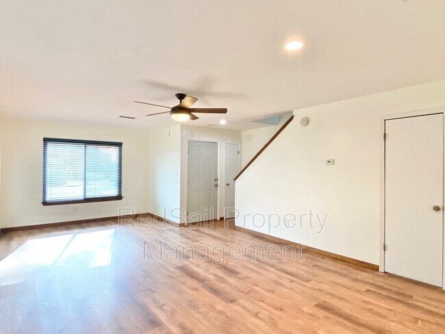 Building Photo - 311 Pear Ridge Cir