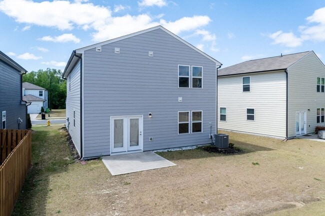 Building Photo - Move In Ready Three Bedroom Home!