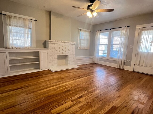 Building Photo - Bungalow Home in Central Waco