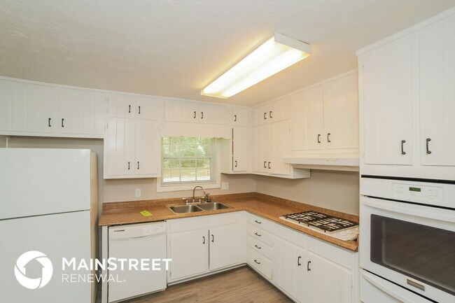 Building Photo - 608 Upland Ridge Dr NW