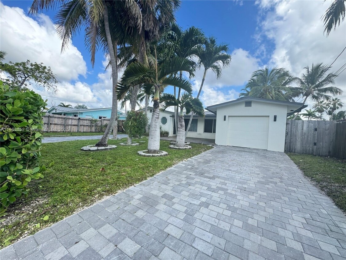 Primary Photo - 1709 SW 5th Pl