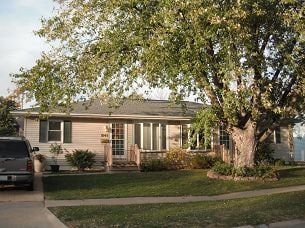 Building Photo - 1044 Rainbow Blvd
