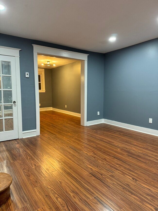 Building Photo - 6527 Guyer Ave