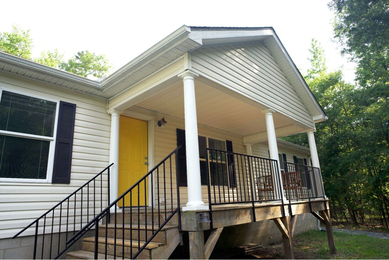 Primary Photo - 152 Weaver Dairy Rd