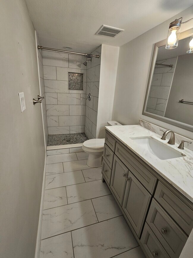 Building Photo - 110 Cypress Ln