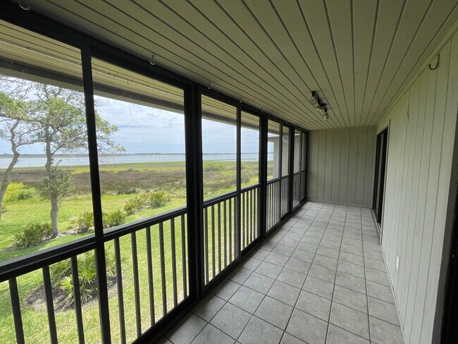 Oversized balcony - 12 Cartagena Ct