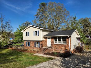 Building Photo - 4424 Tipperary Dr