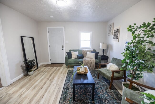 Building Photo - Updated 1-bedroom house available $675