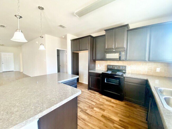 Building Photo - 2 WEEKS FREE!!! Resort Living in Providenc...
