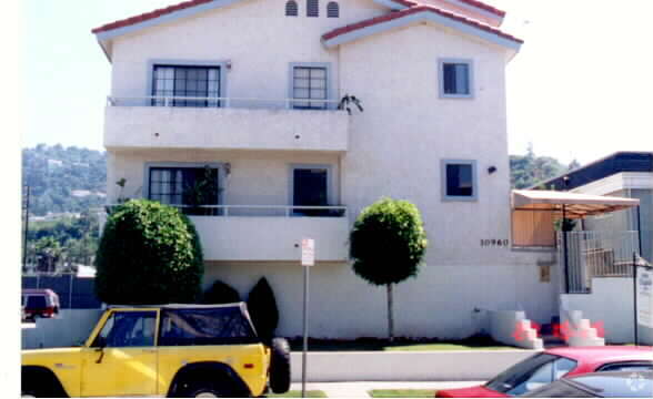 Foto del edificio - 10958-10960 Bluffside Dr