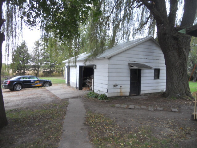 Foto del edificio - 4 BR Acreage on Hard Surface Road