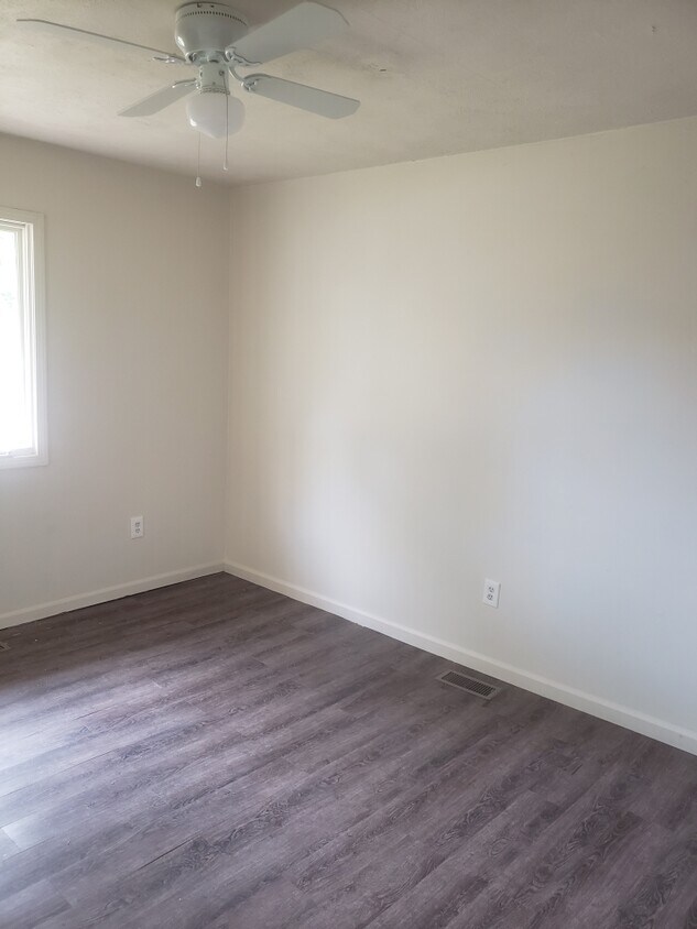 Foto del edificio - 1007 Tuttle Ave