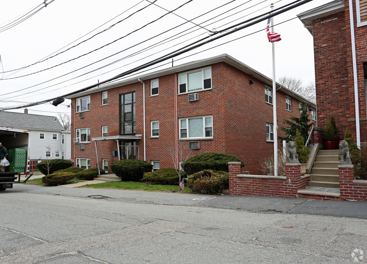 Primary Photo - 100 Cedar St
