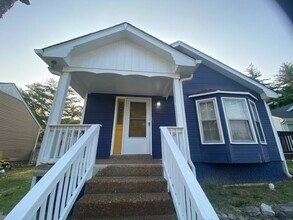 Building Photo - 705 Heritage Square Dr