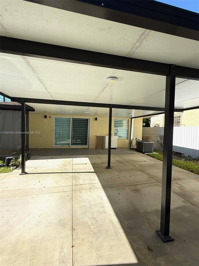 Foto del edificio - 792 NW 29th Terrace