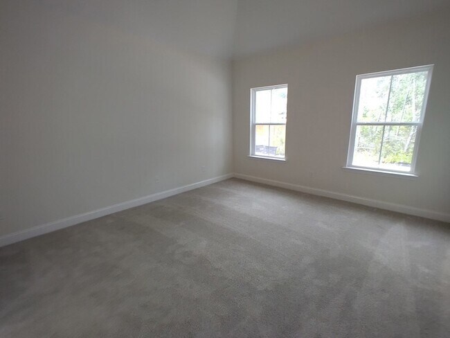 Foto del edificio - 584 Grayson Ave