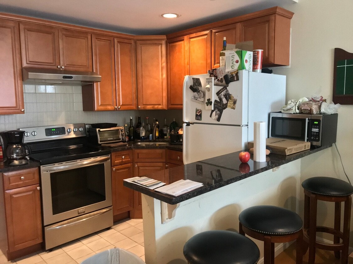 Foto principal - 288 W 3rd St