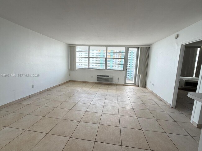 Foto del edificio - 5313 Collins Ave