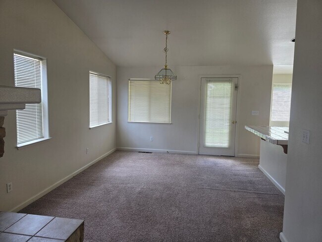 Foto del edificio - 1303 Chichester Dr