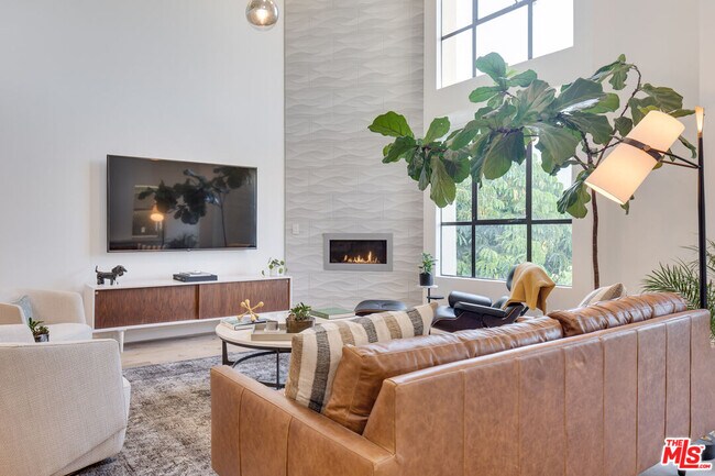 Foto del edificio - 720 Huntley Dr