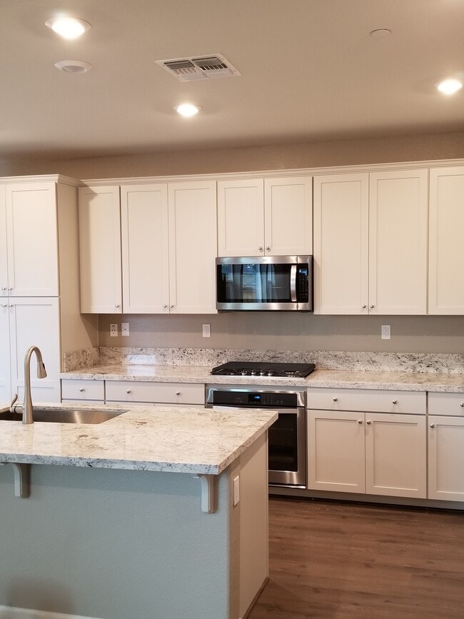 Building Photo - 51 Baird Cir