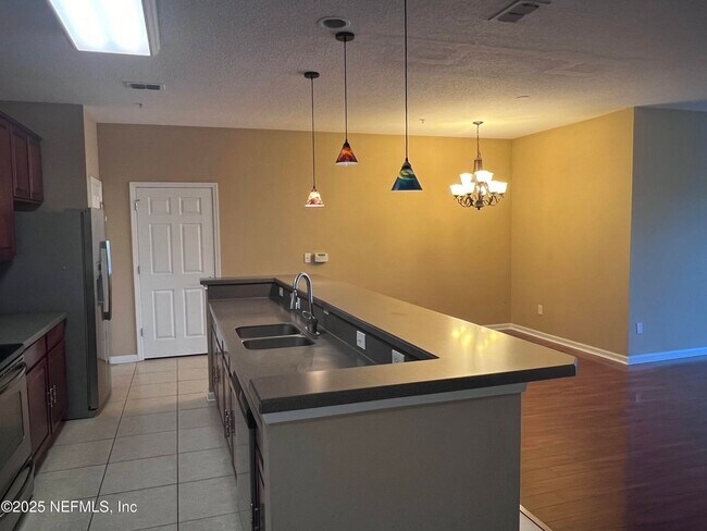 Foto del edificio - 13364 Beach Blvd
