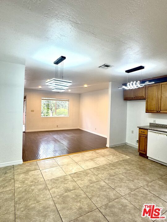 Building Photo - 8839 Tilden Ave