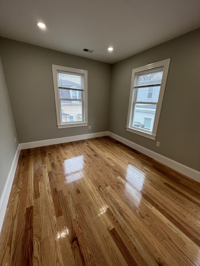 Building Photo - 75 Pearl St