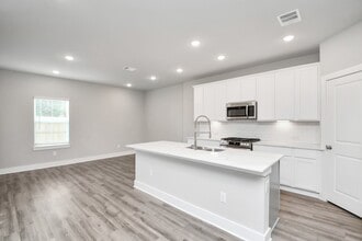 Building Photo - 21047 Bay Vlg Dr