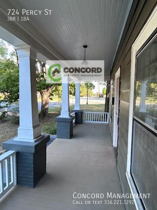 Building Photo - 724 Percy St