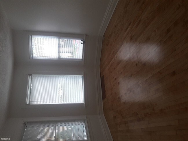 Foto del edificio - 2638 N Springfield Ave