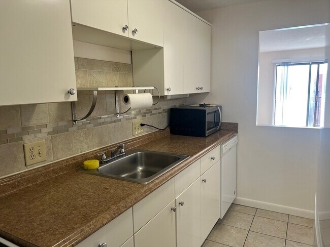 Building Photo - 800 Governors Dr