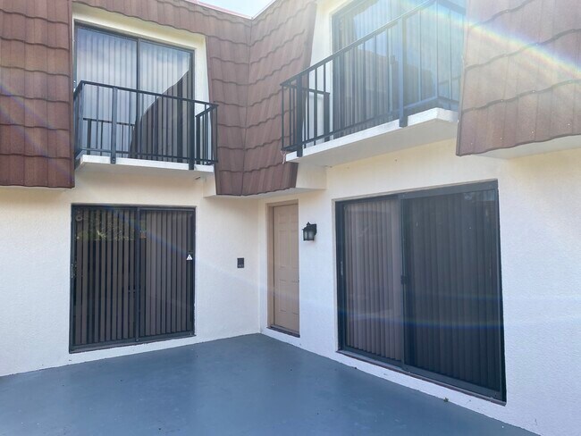 Foto del edificio - 3301 Spanish Wells Dr