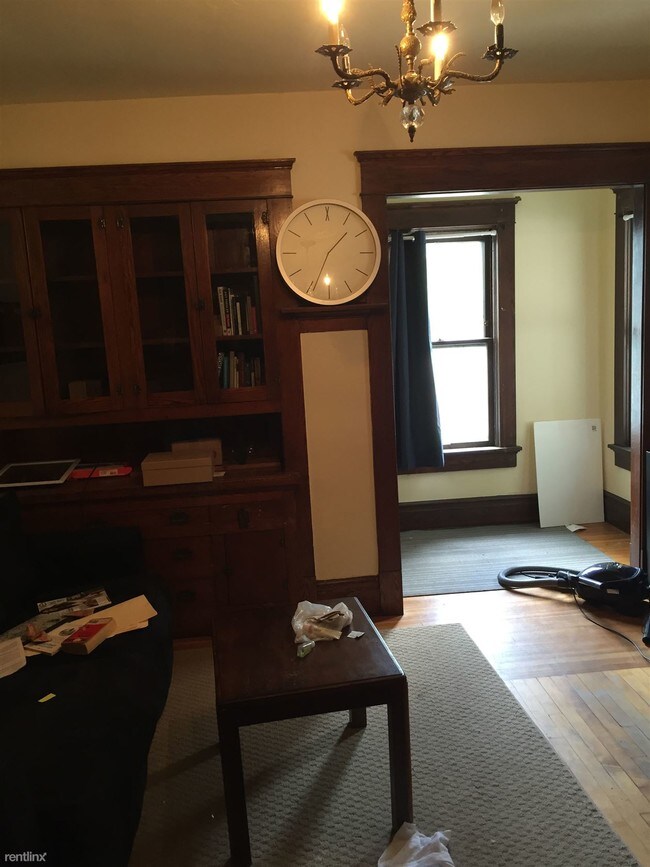 Building Photo - 2 br, 1 bath  - 201 N Ashley St # 1 #1