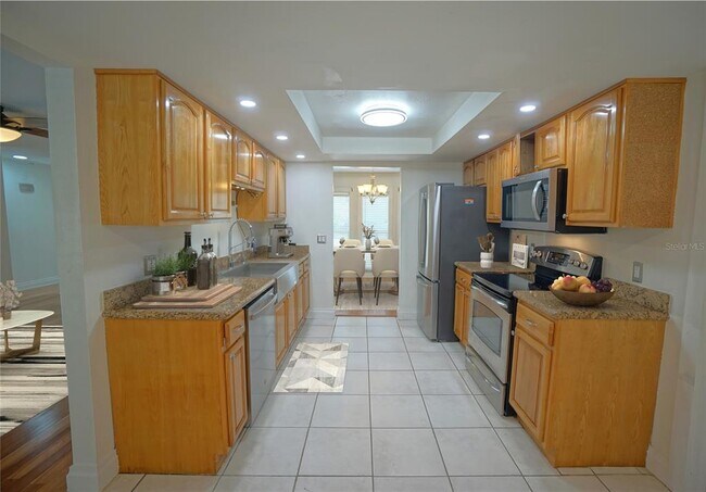 Building Photo - 5301 Carrollwood Meadows Dr