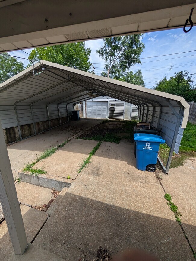 Foto del edificio - 9035 Bessemer Ave