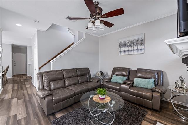Foto del edificio - 6011 Barrington Ct